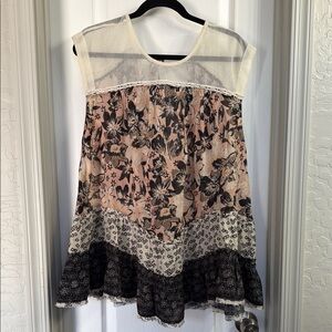 Free People Cream and Black Asymmetrical Sleeveless Blouse Size XS